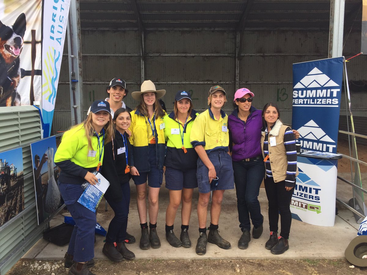 summitfertz's tweet photo. The next generation enjoying the 2018 Dairy Innovation Day. @Dairy_Australia @WesternDairyAus #SummitQ #SummitPastures https://t.co/9AB6sXVlPr