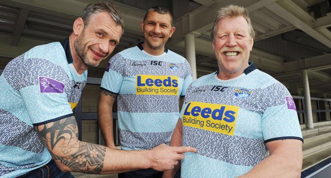 shinydiscoball2's tweet photo. Desperately trying to get hold of/buy one of these shirts can anyone help? It’s for a good cause! #leedsrhinos #rhinosshirt #Leeds #Rugbyleague https://t.co/S6SHVCnuhA