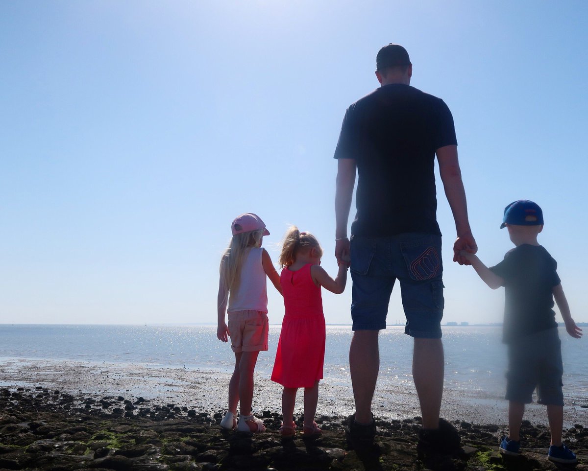 Day 4 of our #pmhpphoto challenge is “Dads Matter” my hubs was my Support, but once I was well we realised he had depression. 50% of those supporting a Mum will go on to suffer themselves, we must remember Dads. Their MH is just as important #PMHPDads <a href="/PMHPUK/">PMHP UK</a> <a href="/butterflymum83/">Laura Clark</a>