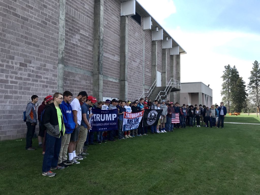 dmills3710's tweet photo. 🇺🇸🔔 So Proud of These Students Today Taking A Stand for 2nd Amendment Rights 🇺🇸🔔 They Are The
#NextGenerationTakingUpLibertyTorch 🔔🇺🇸 #OneVoice 
#TheRainMakers #AmericaRemainsFree 🔔🇺🇸@POTUS @StandSecond @ValianceGlobal @Merphy1973 https://t.co/4Yko192XBG