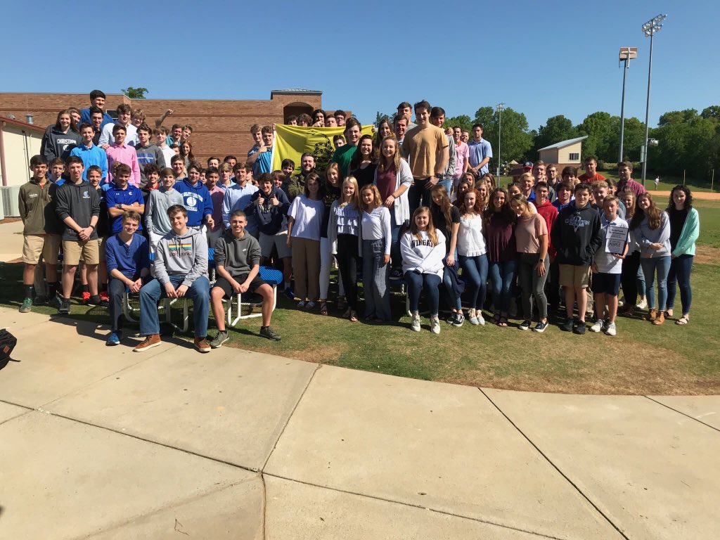 dmills3710's tweet photo. 🇺🇸🔔 So Proud of These Students Today Taking A Stand for 2nd Amendment Rights 🇺🇸🔔 They Are The
#NextGenerationTakingUpLibertyTorch 🔔🇺🇸 #OneVoice 
#TheRainMakers #AmericaRemainsFree 🔔🇺🇸@POTUS @StandSecond @ValianceGlobal @Merphy1973 https://t.co/4Yko192XBG