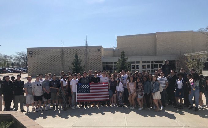 dmills3710's tweet photo. 🇺🇸🔔 So Proud of These Students Today Taking A Stand for 2nd Amendment Rights 🇺🇸🔔 They Are The
#NextGenerationTakingUpLibertyTorch 🔔🇺🇸 #OneVoice 
#TheRainMakers #AmericaRemainsFree 🔔🇺🇸@POTUS @StandSecond @ValianceGlobal @Merphy1973 https://t.co/4Yko192XBG