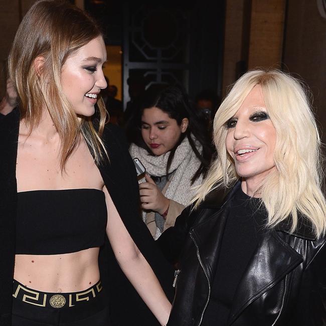 Happy birthday to Donatella Versace      felicidades a la fantástica diseñadora y también amiga de Gigi 