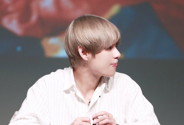 ตะหนูแทแท. tweet media