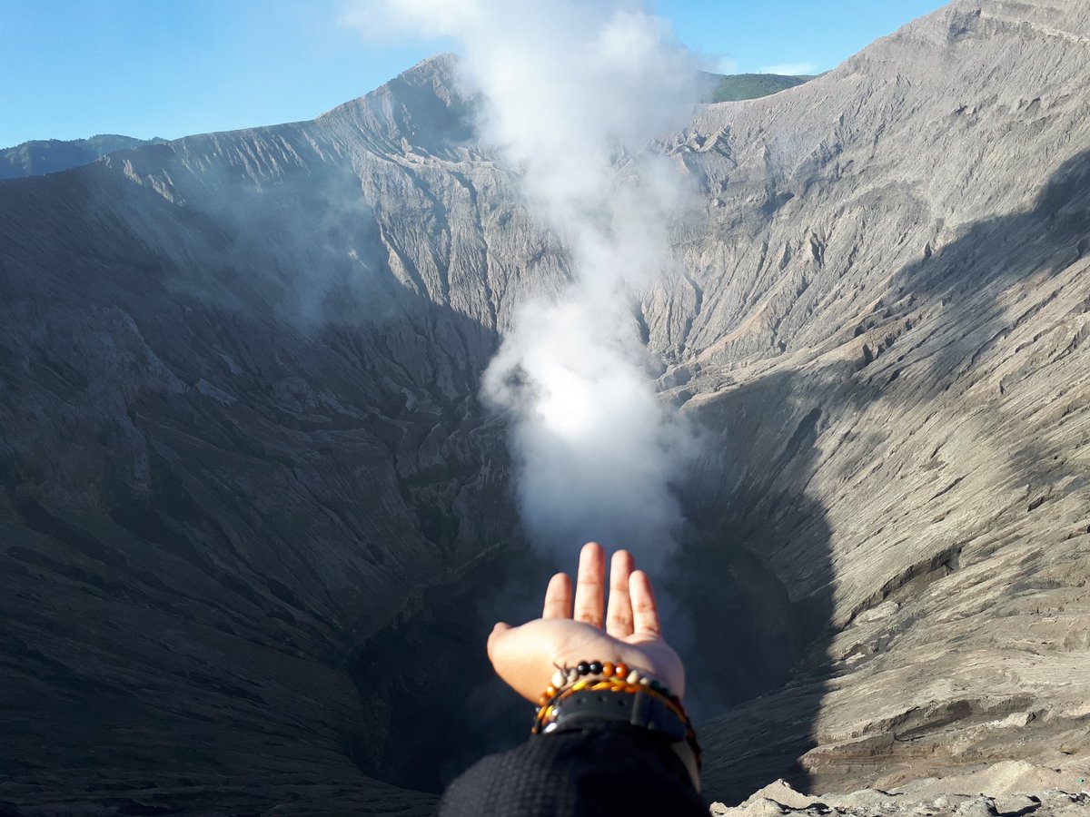 akhirkurun's tweet photo. #bpbromo #bpsolo https://t.co/Uxdh61JbzM