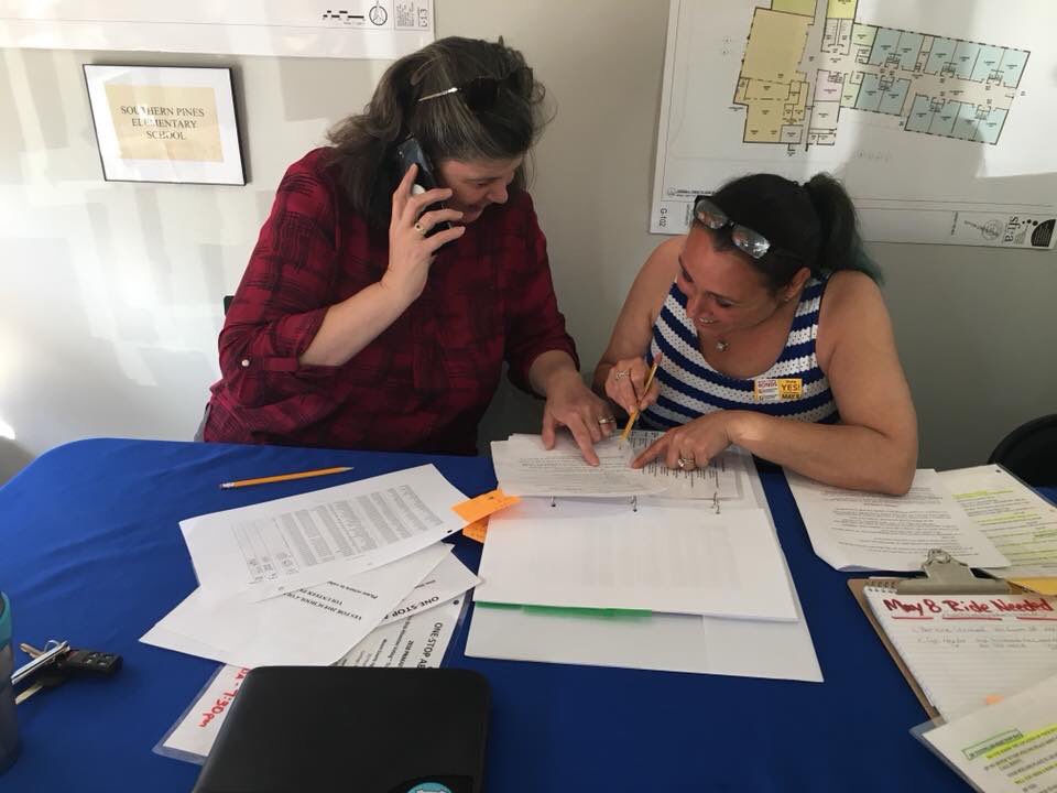 Yes4MooreBonds's tweet photo. And the help keeps coming! Thank you to the Sandhills Farm Life Team of Principal Nora McNeill, AP LoriSue Driessen, and parents - Alexa Mammolito Roberts and Kyle Stalnaker for working the phones at our Campaign Headquarters! #CheckTwice #YESforMoore https://t.co/lmuRepnvmY