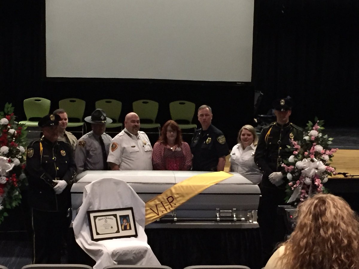 ChiefLetteney's tweet photo. Honored to join the @ApexPolice Honor Guard to present the law enforcement perspective for the #VIPforaVIP driver safety program at Apex Friendship High School this week, and help our students see the realities of driving safely. #MakeGoodChoices #WeCare @AFHSannounce https://t.co/cIcIyDf2iJ