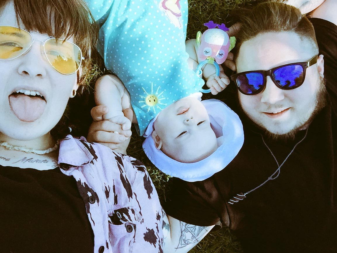pnwgypsy's tweet photo. So this is what a family feels like  ✨💗☀️👨‍👩‍👧 w/ @Mr_Gregor1 https://t.co/05T1HtuhCe