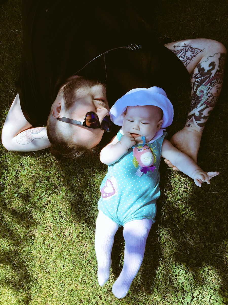 pnwgypsy's tweet photo. So this is what a family feels like  ✨💗☀️👨‍👩‍👧 w/ @Mr_Gregor1 https://t.co/05T1HtuhCe