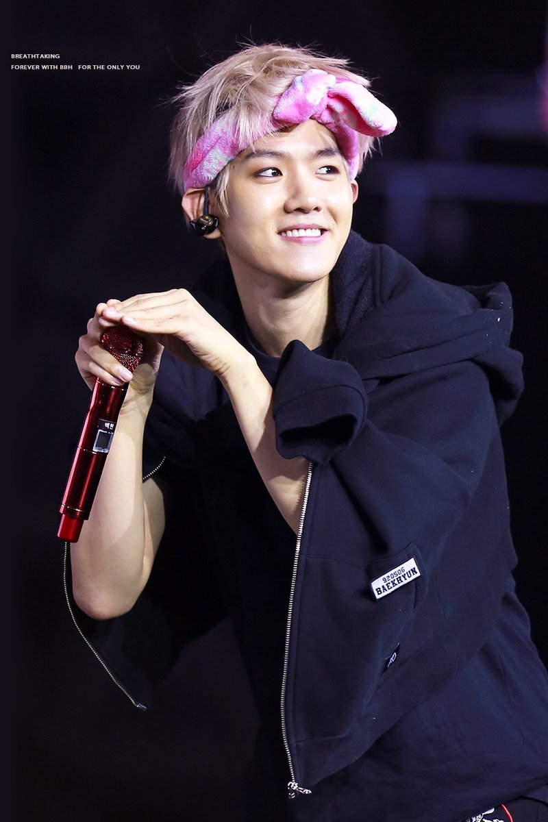 EXO_MyanmarTeam's tweet photo. [HQ]180428 - EXO #Baekhyun  
at Elyxion in Manila 

Cr. breathtaking 

#MTVBRKPOPEXO #PremiosMTVMiaw  
#EXO #엑소 @weareoneEXO #Baekhyun   #ElyXiOinInManila 
#Admin_Grace04🐶 
#EXO_MyanmarTeam #EXOProtection_Myanmar https://t.co/eBGRQV1ZPc