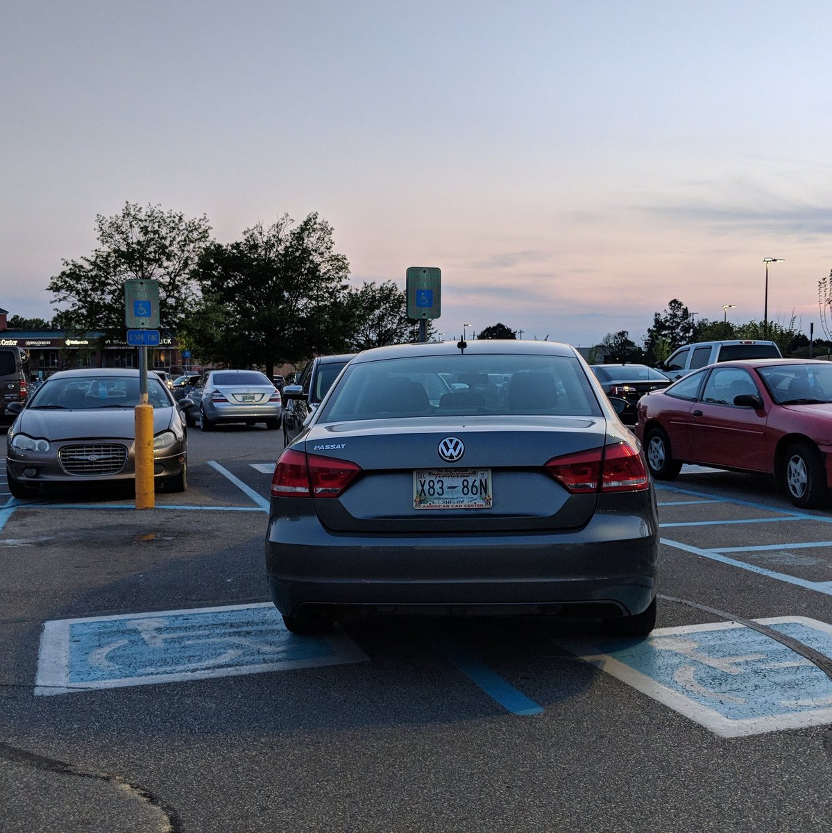 Campo_Marko's tweet photo. I'll let you guys handle this one...#somepeoplesuck #Walmart #idiots #WhyTho https://t.co/IX8eYUoTtZ