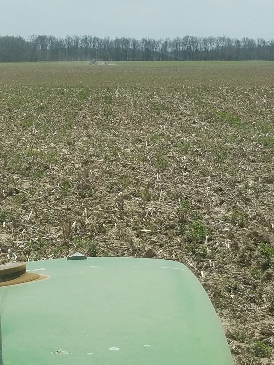 bowers_32's tweet photo. Son's taking turns helping Dad keep it repaired and rolling #tagteamchampions #yourup #Plant18
This house was where I was born almost 40yrs ago #familyfarm https://t.co/xx08LuDJZL