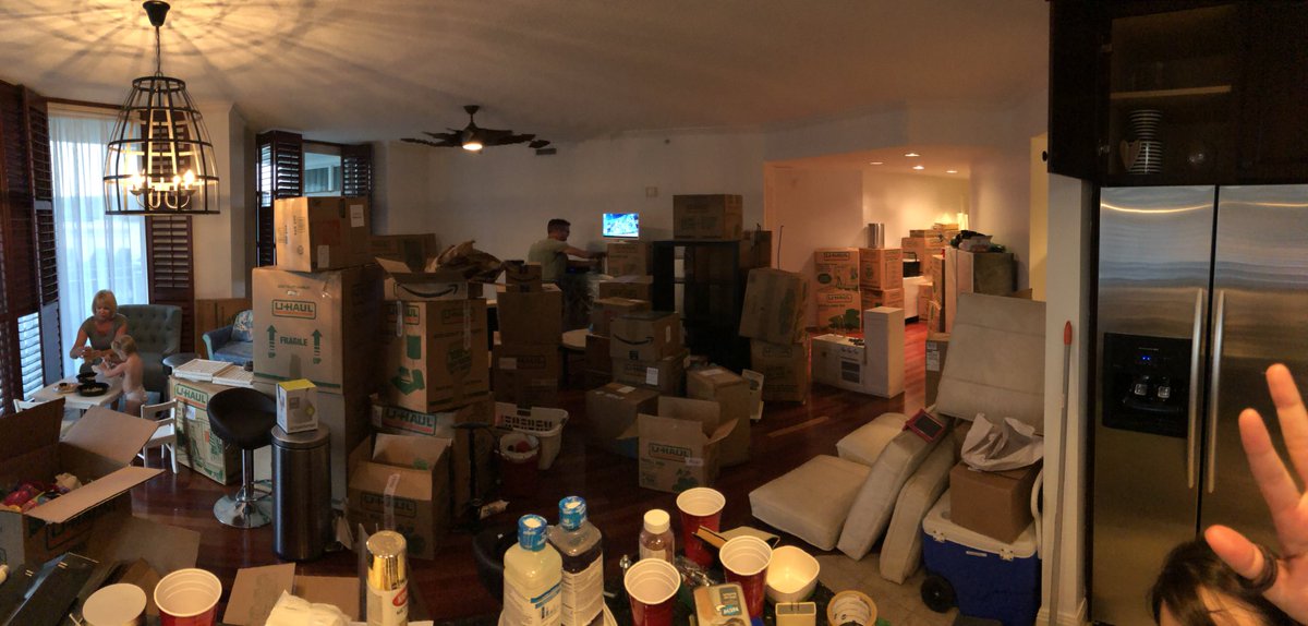 WFLAJosh's tweet image. Who wants to take over? #MovingProblems #Tampa @taramanisbenson