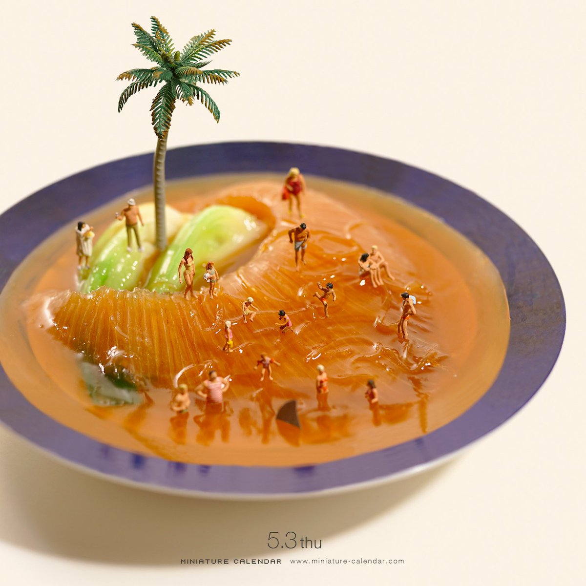 「「そっちのヒレはフカいから気をつけなさい」
 
#フカヒレ #海水浴 #高級リゾ」|Tatsuya Tanaka 田中達也のイラスト