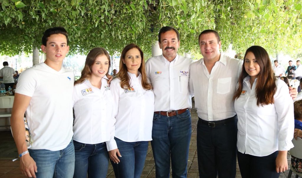 MARCOLIZARRAGA's tweet photo. "Con los candidatos del Frente, vamos a lograr el cambio responsable que México necesita: @RafaMorenoValle".

Moreno Valle en #Sinaloa🇲🇽 https://t.co/yTY8rbK29g