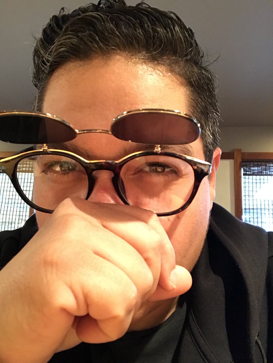 MarcoFigueroa's tweet photo. Bet on yourself every time and you’ll never be disappointed! #vintageShades https://t.co/Iv9Jd4nKNM