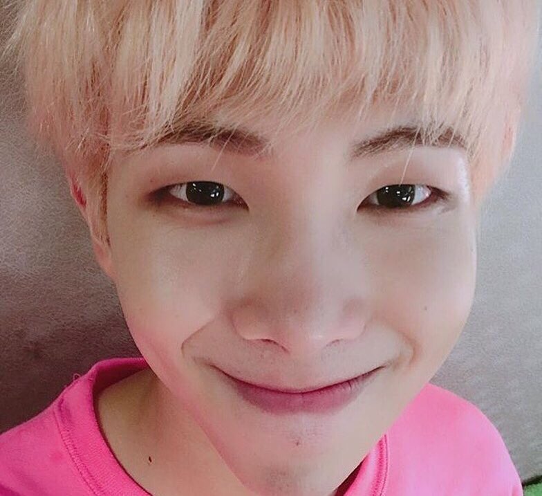 afterglowsjin's tweet image. eu amo um sorriso