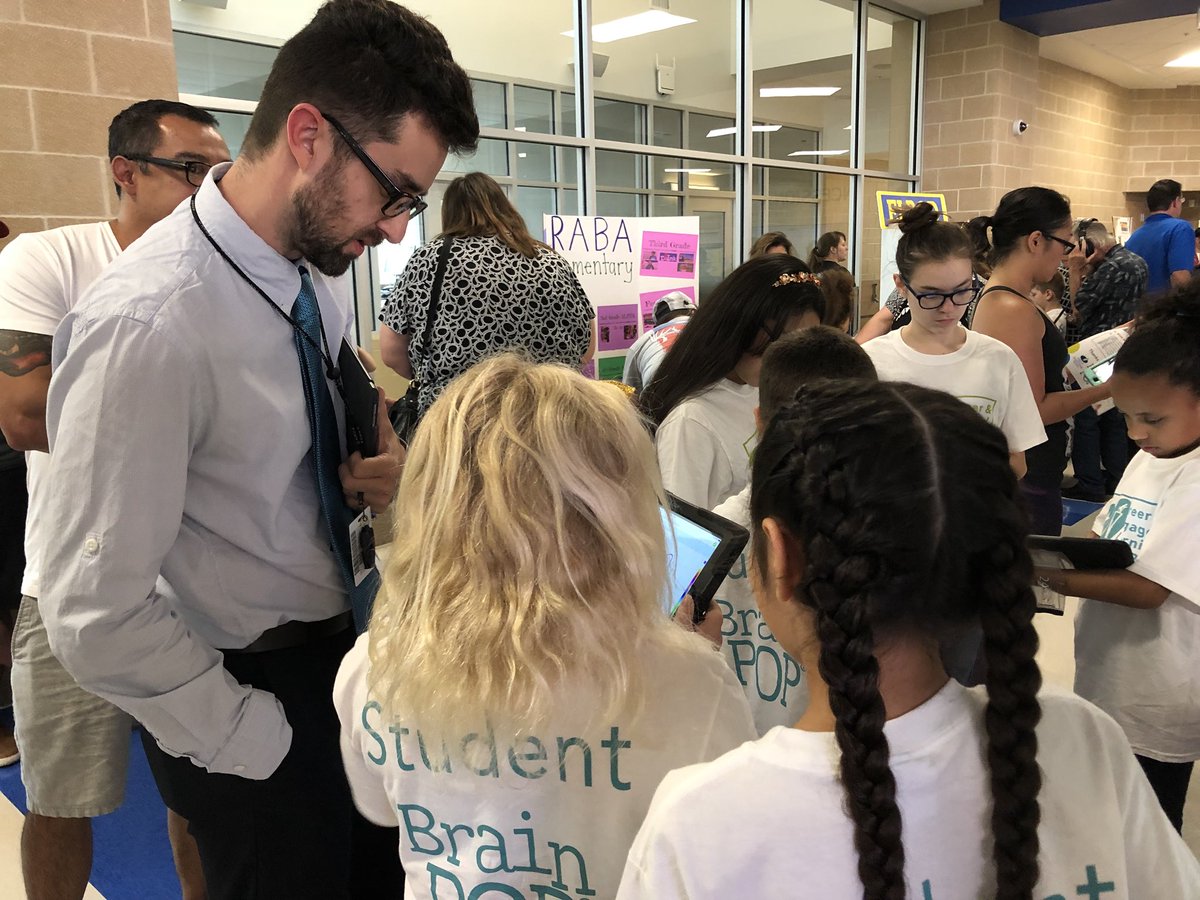 erica_lashley's tweet photo. These students came out and did great representing Evers ES! I am so PROUD of my students and how well they showcased our learning with technology! #EversInspired #techexpo18 #NISDInspired @Seesaw https://t.co/X4kGVIUyDy