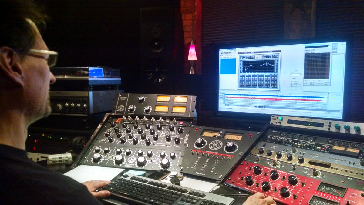 littlemanmusic's tweet photo. The new Little Man single is almost done! Mastering with master Greg. #rareformmastering https://t.co/IFORN1aKKq