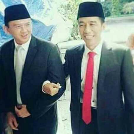 YuYemElek01's tweet photo. @AhokerDessy Pasuryan Sliramu sing Ayu endi...? cah ayu...?
Umumnya Ahokers &amp; Jokowers Cantik Cantik...
Terima kasih atas follownya di-akun tweeter saya ya dinda Dessy Rahma....akun tweeter sliramu juga sudah saya follback....
Salam Ahokers dan Jokowers https://t.co/XScfHRplVr