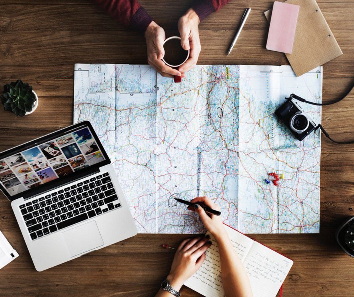 UnlimitedVT's tweet photo. Most people hate making decisions. 🤔🤔🤔
Why is that? 
Join Coach Lindsey Lathrop-Ryan tomorrow 5/3 &amp; get clarity on what's holding you back from making and trusting your decisions (even the small ones!)
Register here> https://t.co/YD5iZBZGK7 https://t.co/iUjzGUz6LJ
