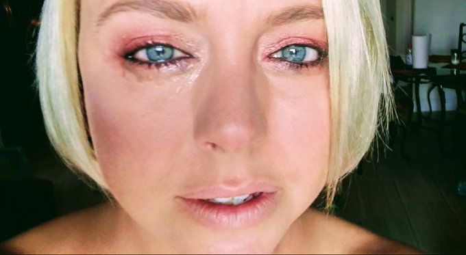 When you have an allergic reaction to your new eyeliner right before your shoot...great start to the<a href="/tag/goddesstime"class="tags"><span>#goddesstime</span></a>