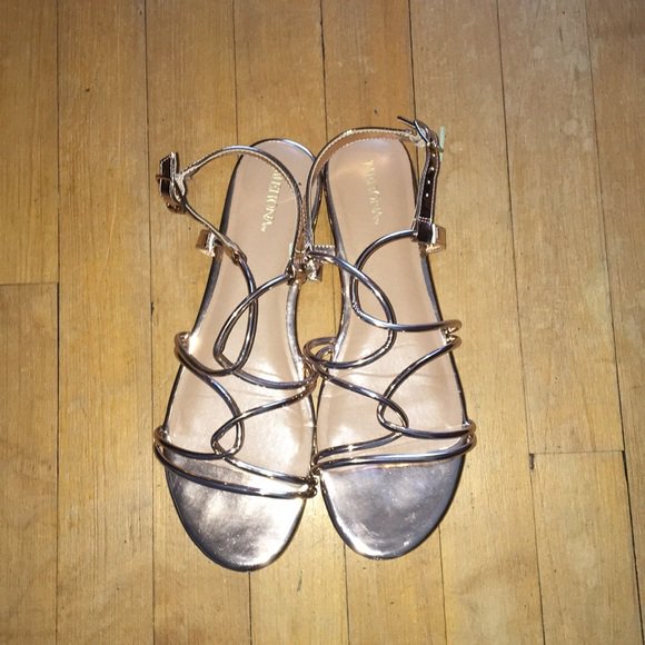 EpiphanyShop's tweet image. So good I had to share! Check out all the items I'm loving on @Poshmarkapp #poshmark #fashion #style #shopmycloset #merona #kamik: bnc.lt/focc/Cp8VFvDeBM