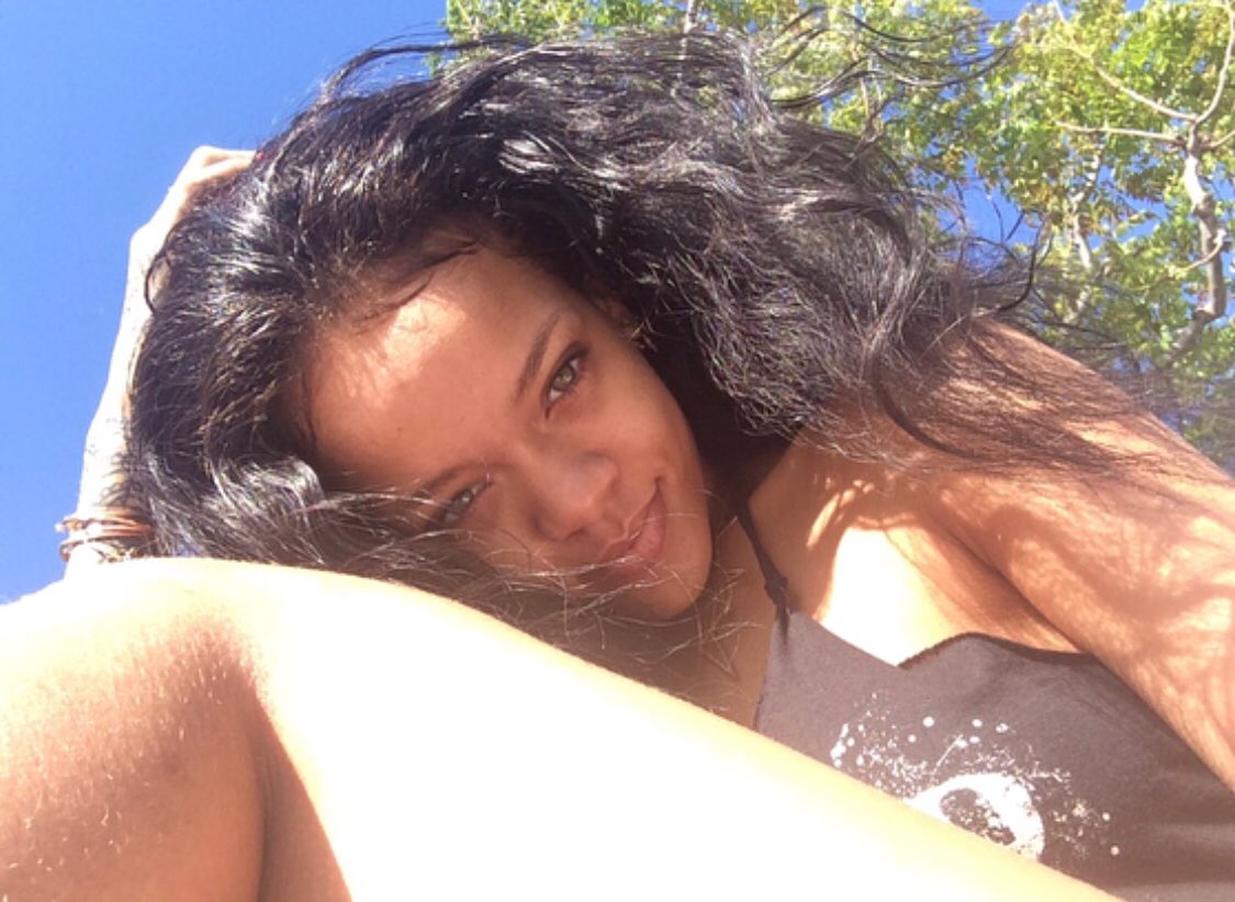 Rihanna Direct tweet media