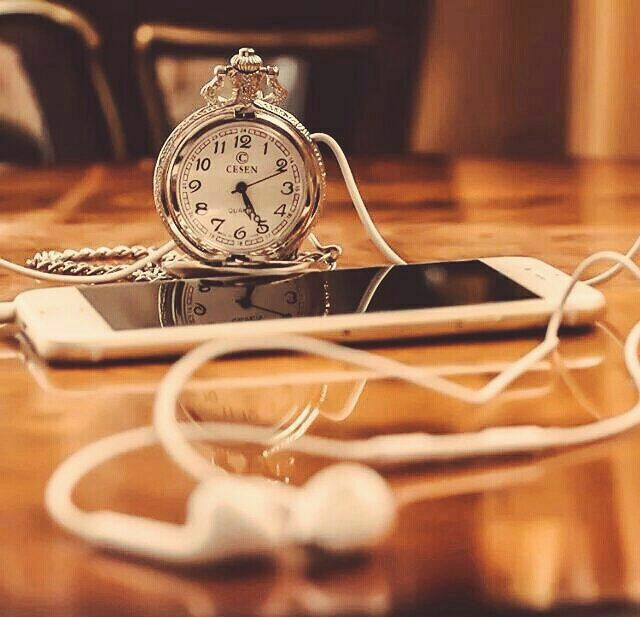 almssh201's tweet photo. فــي زمــــن #قــل فيــــهہ الـرجـــال وگثـــــر فيــــهہ #الذگــــور مــن حــق الآنثــــئ أن تنــــعم #بالغــــرور...

#انثى_مُلائكية https://t.co/OImolepKkP