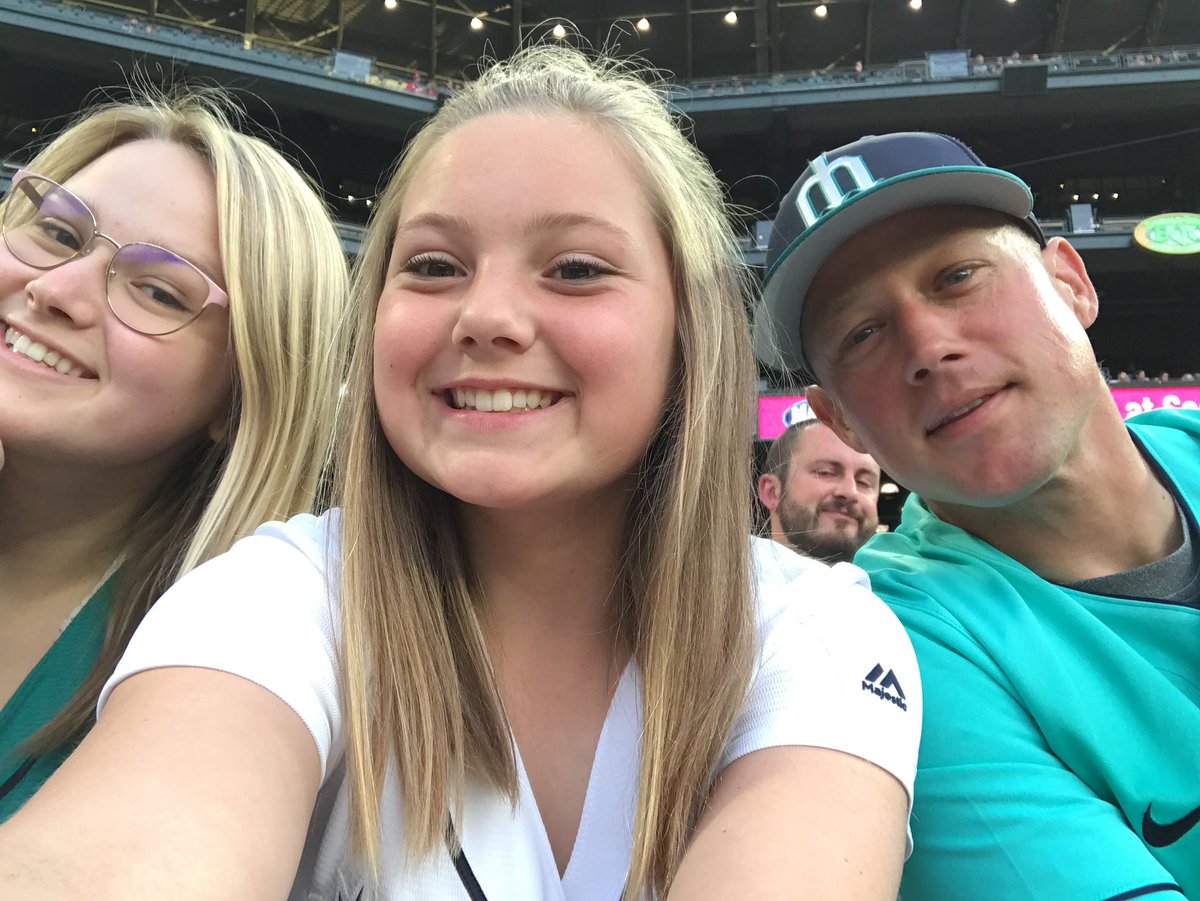 KamdynnGrace's tweet photo. Let’s go M’s!! #WhereIRoot @Mariners https://t.co/ykZwOrT7yx