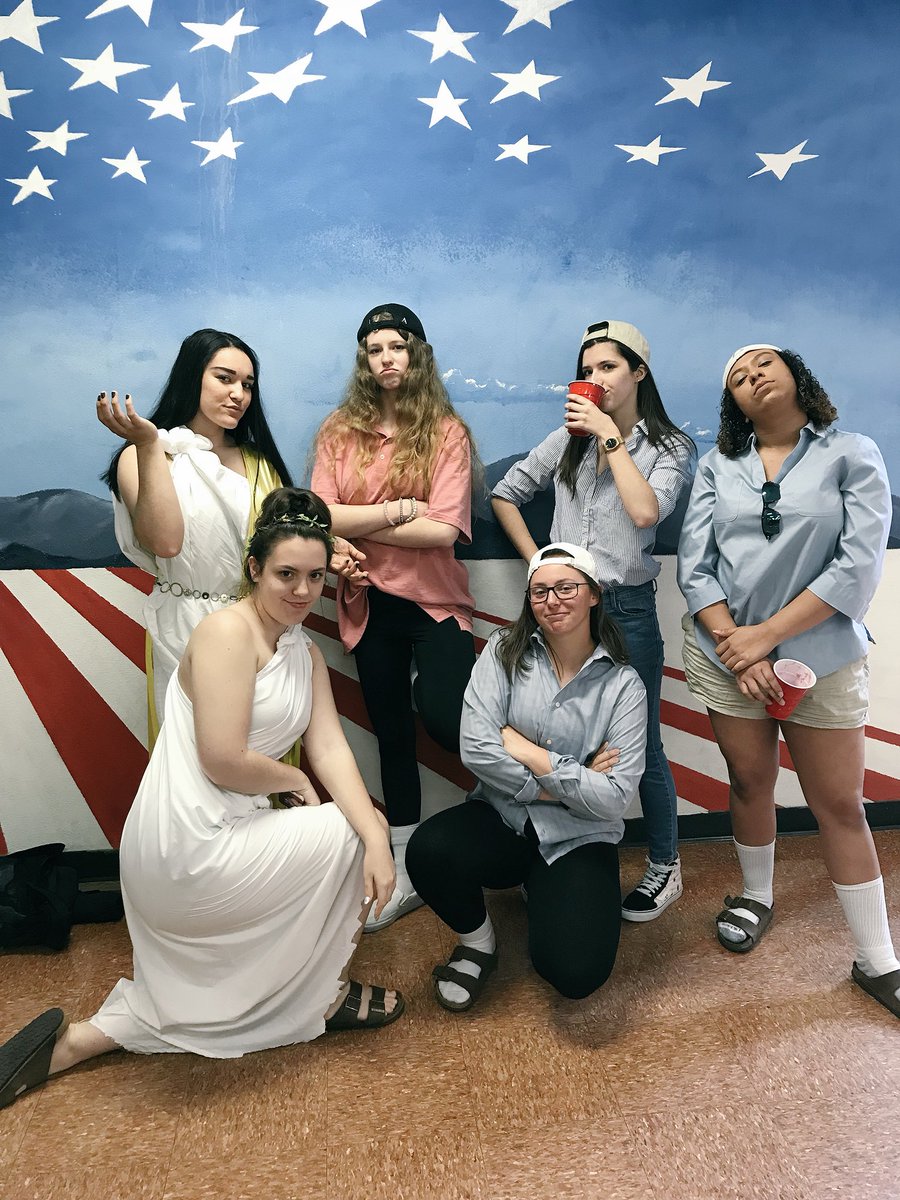 Here we have some amazing students showing their school spirit during Spring Fest!! If you guys have more pictures you would like to share please dm them in!!! #wilhi #springfest #wilhicares