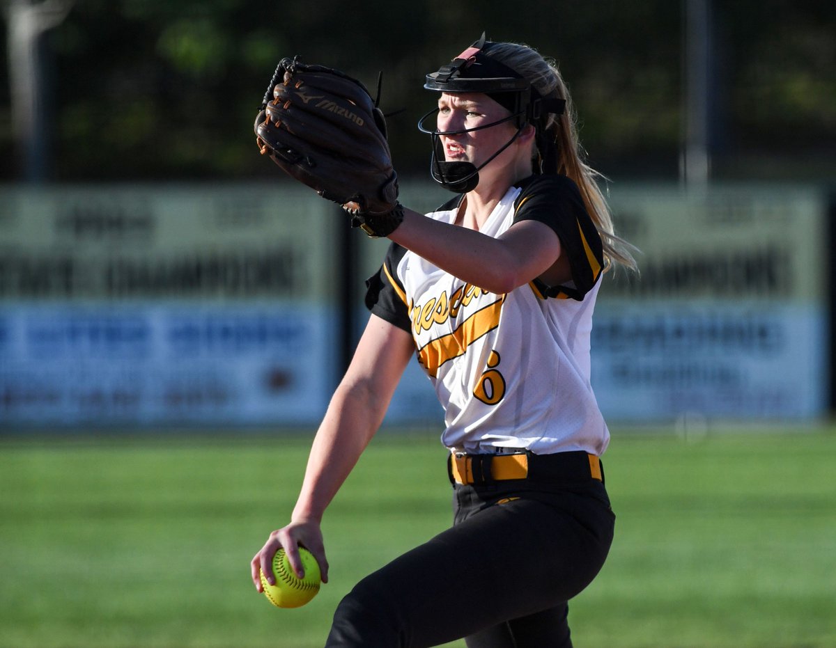 ClickingKen's tweet photo. Photo gallery- #CrescentSoftball keeps on winning, beating #Emerald 3-1 for the 3A-District 1 title. https://t.co/ANTF3rg9hK @independentmail @CHStigersports @JCraftCrescent https://t.co/AUf3HmigeR