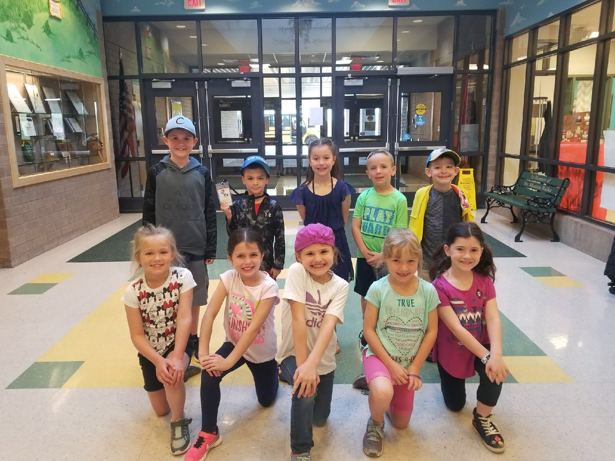 EarlyLearningDr's tweet image. First Grade Leaders of the Month #duellolearns #duelloleads