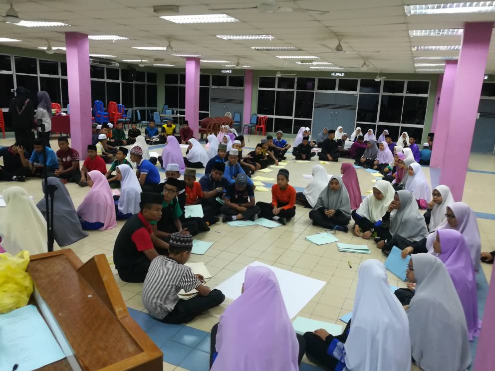 UNIPSASofficial's tweet photo. Kursus Kepimpinan Remaja Islam KUIPSAS disertai oleh pemimpin2 pelajar Sek. Men. Agama Pulau Tawar, Jerantut. Program dianjurkan Jabatan Syariah dgn kerjasama MUIP &amp; MUIP. 

#smapt #spm2017 #stpm2017 #pru14 #MalaysiaMemilih @twt_jerantut @ADTEC_Jerantut @Rela_Jerantut https://t.co/NxnBOBDoWm