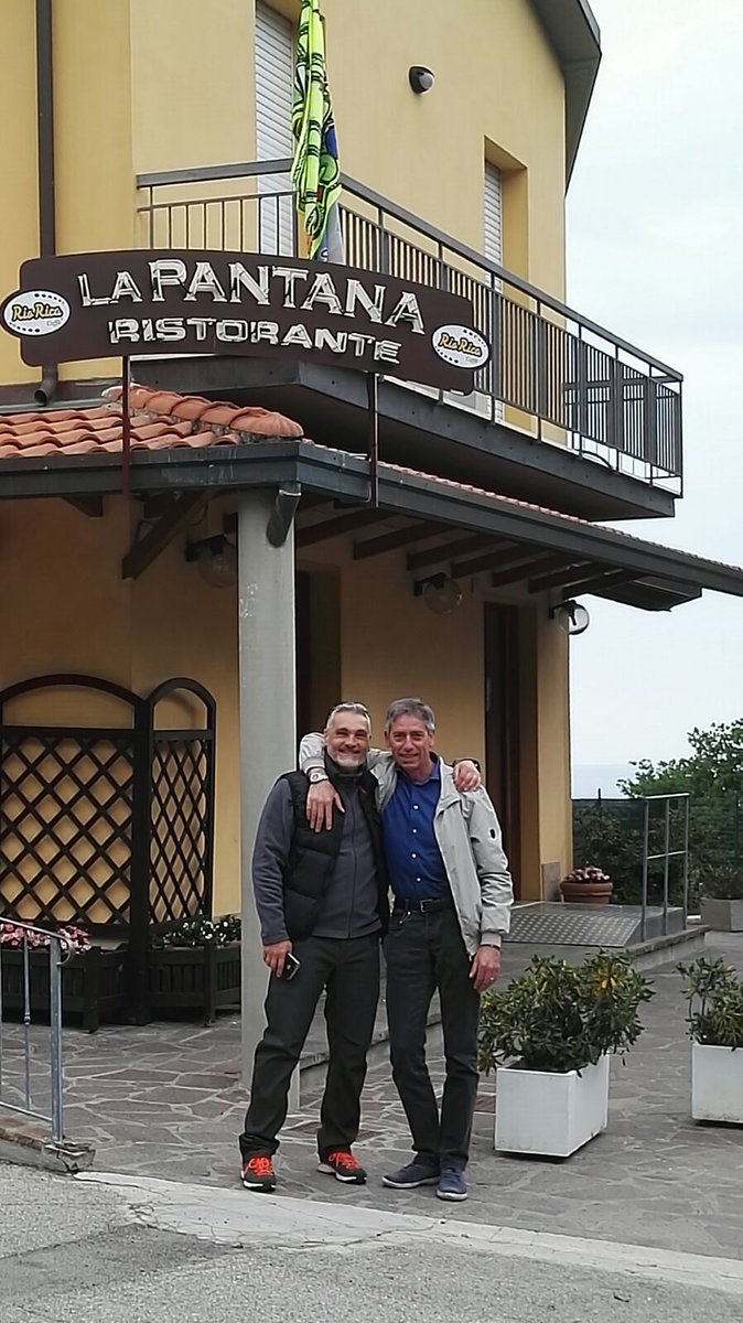 quellidellala's tweet photo. @ValeYellow46 un saluto da "La Pantana". In bocca a lupo per Jerez 🤞✌️ https://t.co/ty9LnmWdcx