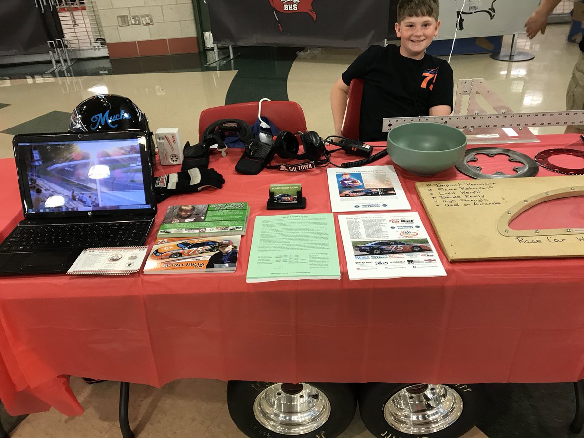 michaelmucha75's tweet photo. Awesome evening at Bolingbrook High School STEAM Night with our racecar. @VVSD365U @BHS_Raiders1 #makingstemfun #bolingbrook #bolingbrookstem #minicupracing #education #highschool #racinglife #racingboy #vvsd365u https://t.co/aIUswjAgHx