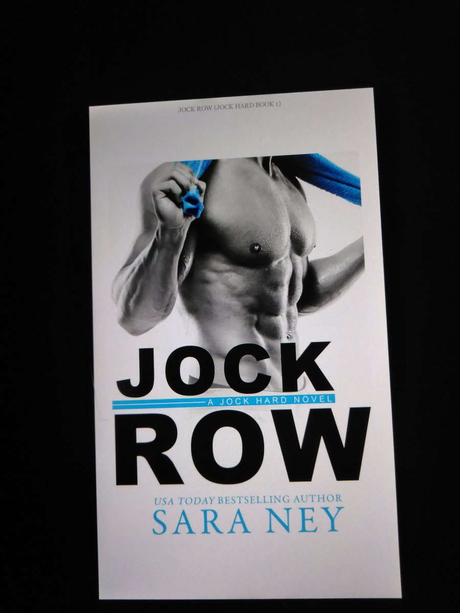 uslessinfo12's tweet photo. The boy is in bed and all set for school tomrrow so i have a nice glass of wine, my reading music and this! Eekk so excited! @SaraNey #jockrow
@kaytmiller1 have you seen this! https://t.co/13NE6dZzaB