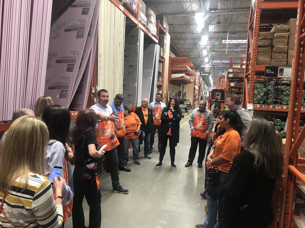 What a tremendous day of learning and development!!!  Jason Storrs driving the importance of safety and celebrating the teams sucess on being 1700+ days OSHA free!!  
#OneTeam #D214Proud  #PMDPeopleFIRST #METPMD #SafetyMatters <a href="/JStorrs91/">Jason Storrs</a> <a href="/DVasquez_D214/">Danny Vasquez</a> <a href="/LaurenSmith0929/">Lauren Smith</a>