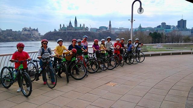 Biking in Ottawa as part of the fifth grade cultural exchange program with @ashburycollege #biking #ottawa #parliament #culturalexchange #elementaryschool #parlamentodeottawa #cultura #viajandoseaprende #discoveryschool #cuernavaca #morelos #bicicletas ift.tt/2HKi541
