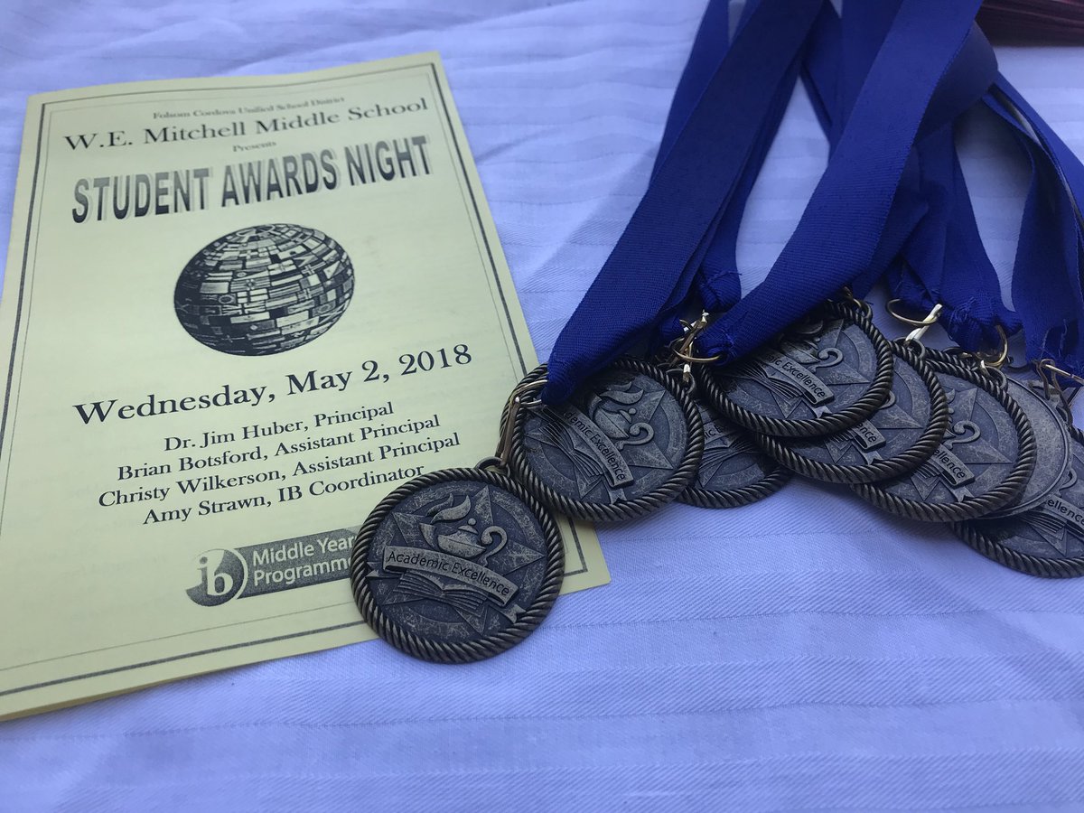 akbstrawn1's tweet photo. W. E. Mitchell Middle Student Awards. Such a wonderful night honoring student achievement in and out of the classroom. #fcusdproud #fcusd #mitchellmiddle https://t.co/jym5E0F6up