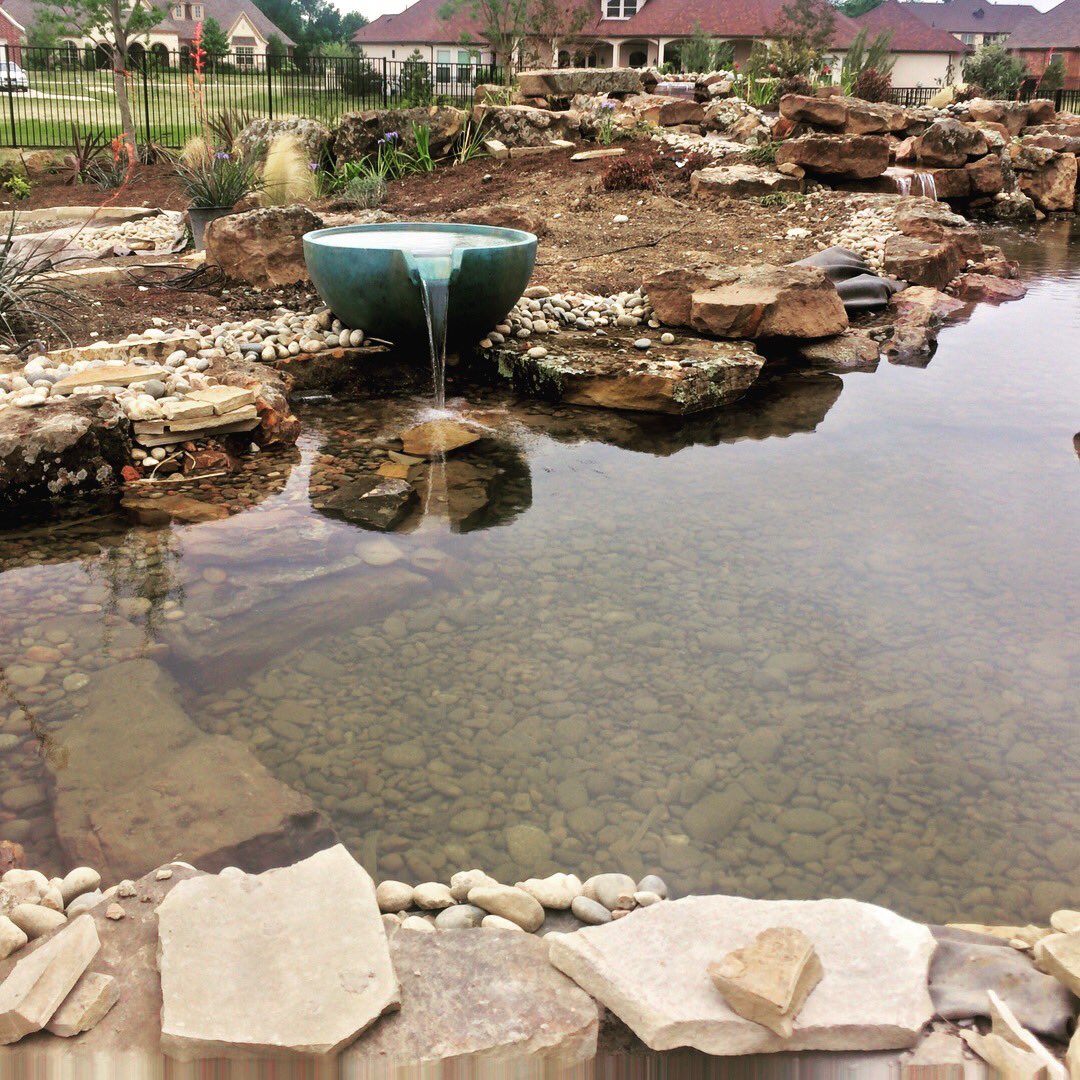 FncPonds's tweet photo. Sitting inside this sunken fire 🔥 pit over looking a koi pond in #dallas really sets this yard up for greatness. #FncPonds #dfwphotographer #dfwrealestate #dallaslandscape #planotx https://t.co/n7vcbyA5tR
