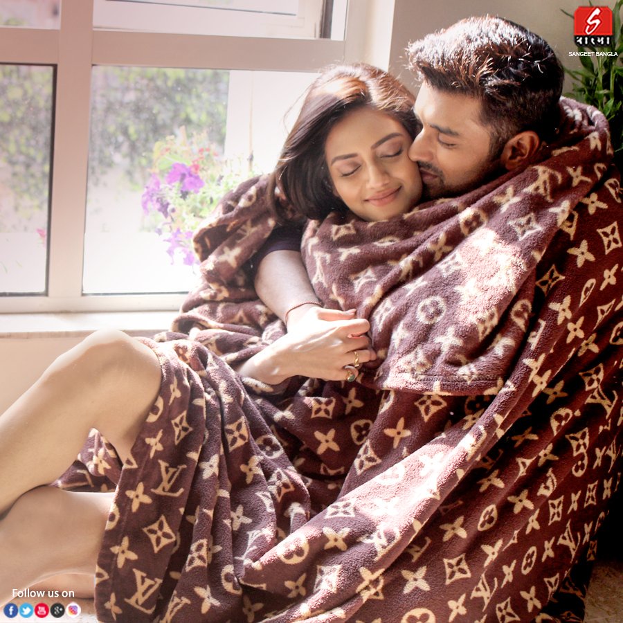 SangeetBangla's tweet photo. #ThrowbackThursday ! #HaripadaBandwala promotion থেকে রইলো এই romantic জুটির ছবিটি |
@AnkushLoveUAll &amp; @nusratchirps জুটির কোন গান আজ #SBTumiJeAmar এর episode-এ রয়েছে ? দেখে জানাও আমাদের | https://t.co/McscgLne5P