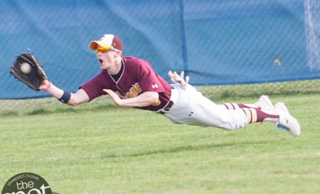jimfranco961's tweet photo. SPOTTED photo gallery - Colonie scores 4 in the bottom of the 8th to beat Shaker 9-6 - https://t.co/m41EpSLeRk - @SC_Raiders @ColonieBooster @TRProject17 @ShakerBlueBison @shakerjvgolf https://t.co/UtJ2K3ieae