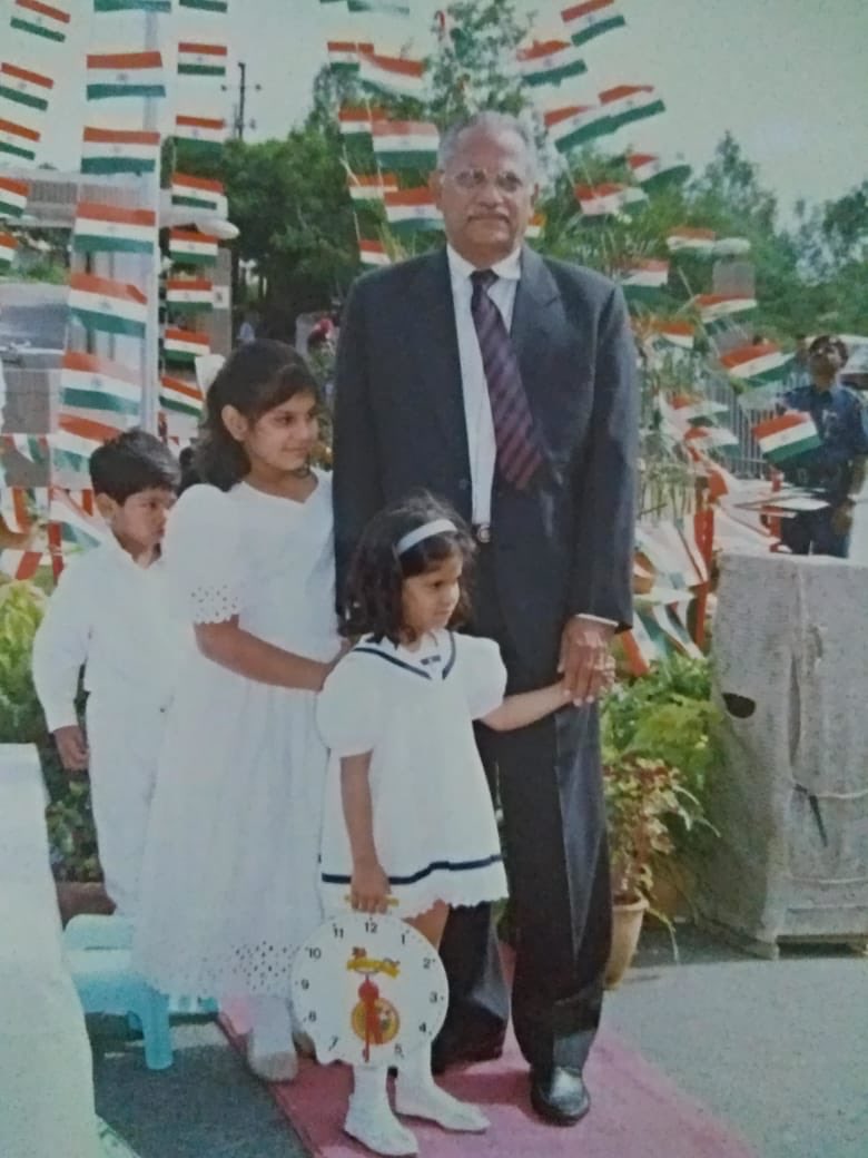 Upasana Konidela (@upasanakonidela) on Twitter photo #throwbackthursday always special being around thatha 😘❤️Everyday (even now)we r asked-“what good thing did u do today ?“ this question has made life amazing & worthwhile-Life lesson-Have gratitude, Give back & serve unconditionally 🙏🏼 @anushpala @anindith <a href="/HospitalsApollo/">HospitalsApollo</a> #throwbackthursday always special being around thatha 😘❤️Everyday (even now)we r asked-“what good thing did u do today ?“ this question has made life amazing & worthwhile-Life lesson-Have gratitude, Give back & serve unconditionally 🙏🏼 @anushpala @anindith <a href="/HospitalsApollo/">HospitalsApollo</a>