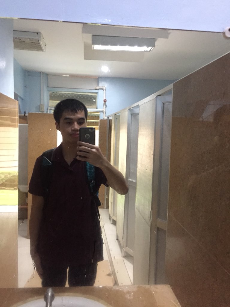 mont_gio's tweet image. Part 3 comfort room selfie #comfortroom #school #latepost