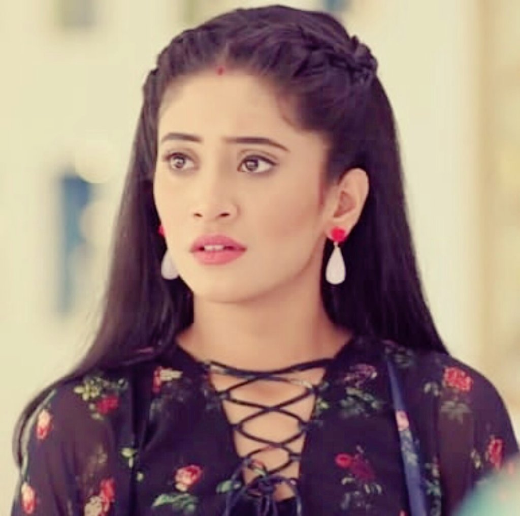 Yeh Rishta Kya Kehlata Hais Shivangi Joshi continues to shoot despite  being severely unwell  Times of India