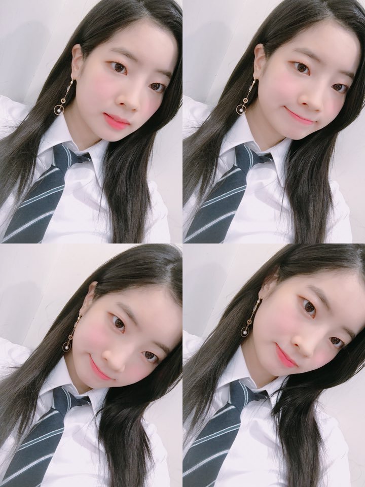 TWICE_GLOBAL's tweet photo. TWICE x NAVER STARCAST (4)
TWICE(트와이스) "What is Love?" SELFIE PARADE
#TWICE #트와이스 https://t.co/wtgXCjAilm