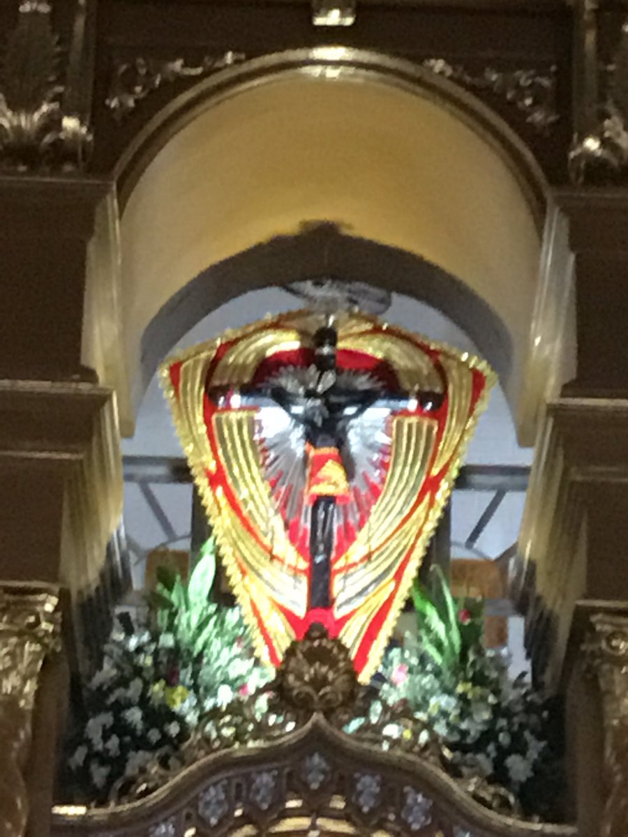 LumbaFranz's tweet photo. Dutung a Krus Imahe ning Lugud, Ganaka, at Kaligtasan.

Manatili tang maka kapit keng keyang Krus bang etamu mu maging matagumpe nune maging mas BUNGA.

#VIVA #vivaapu #vivaapungstocristo #pacalulu #mabunga Happy Fiesta https://t.co/5ddxQd9y2a