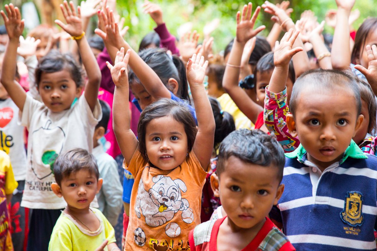 wayfaringgroup's tweet photo. Rich or poor, everyone can help another person in need. It’s not the amount that counts, but the willingness and intention of giving. By the principle of doing good with our kind thoughts and deeds, we can make the world a better place. #charity #helpinghand https://t.co/mAoswXdo2v
