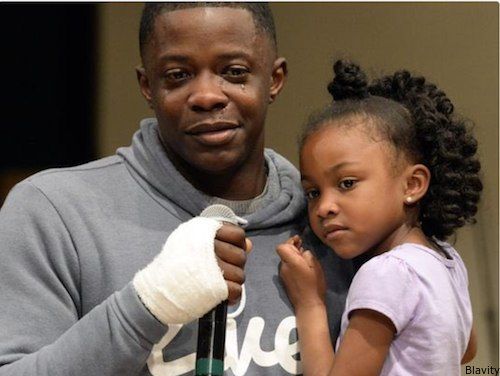 Blavity's tweet image. Why they lying....again? The White House told reporters they reached out to #WaffleHouse Hero @JamesShawJr9, he said he hasn't heard a thing. bit.ly/2jmFF8b